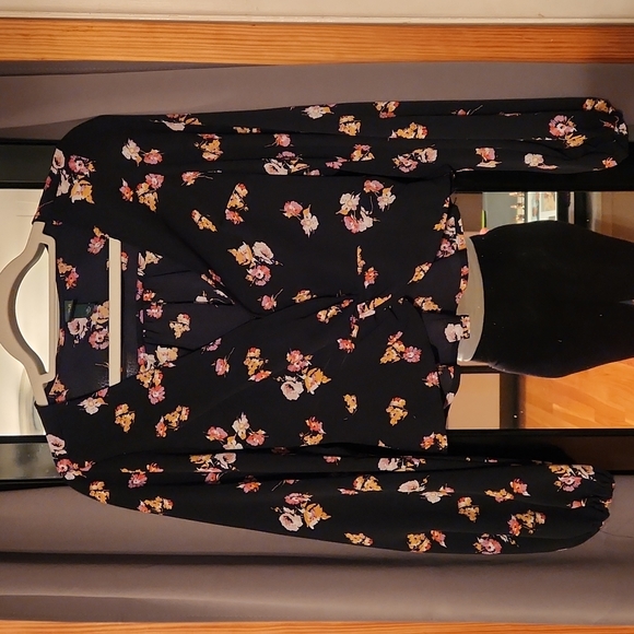 Flowered blouse - Picture 2 of 2